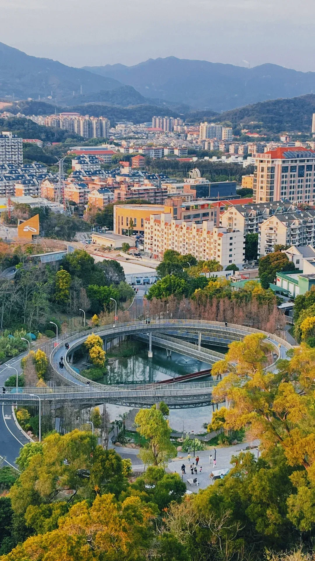 7dce775444c445097e935fe0f3bcec16-sz_4801155