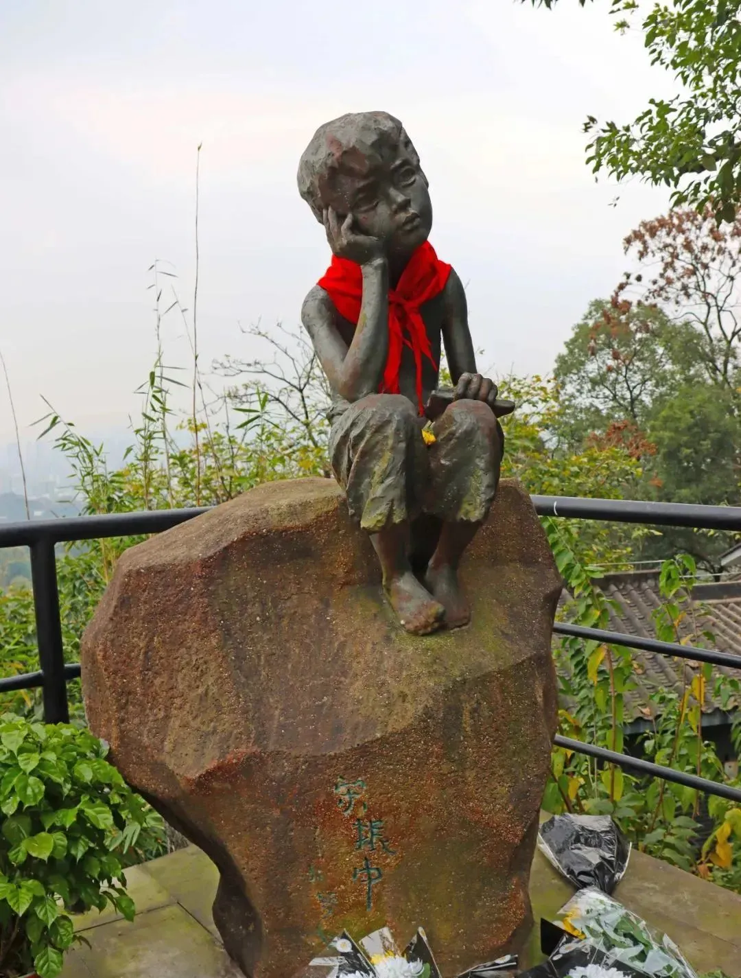 86e0464bd3498024cc0ead48ab489d82-sz_298971