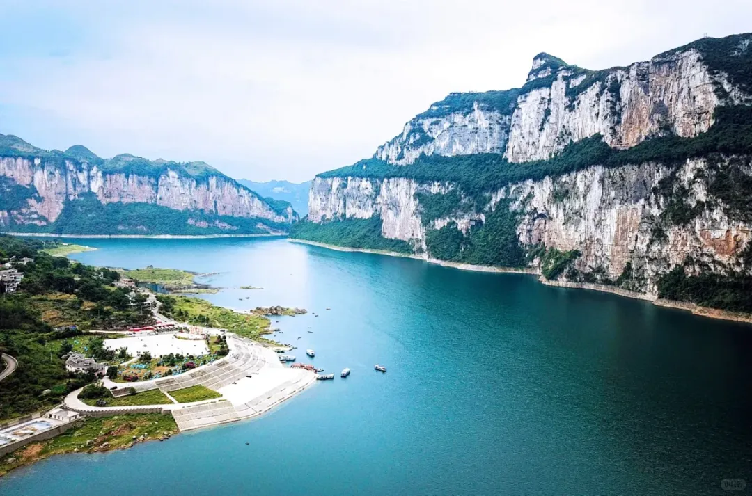 896c676a777de88f45d1bed55e607132-sz_2026637