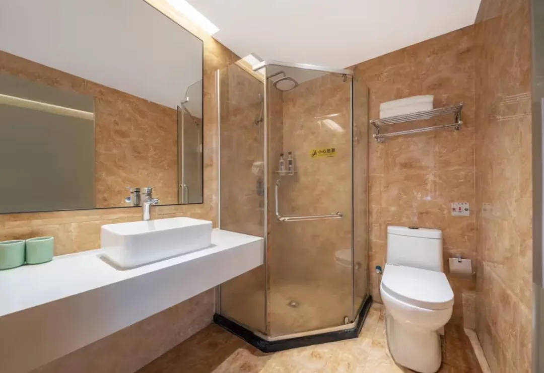 b10ee55816a5bcb543f14c1e5e200baa-sz_129684-1