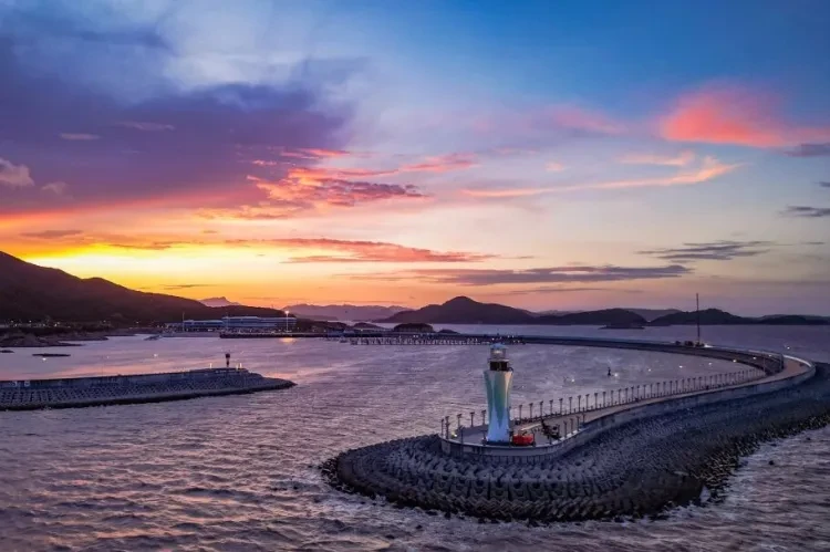 象1-四季青藤象山西沪港5天4晚封神价599！含4早7正餐！跟车畅玩全景点，免费棋牌 K 歌，纯玩 0 购物！跟车轻松逛遍山海古城！