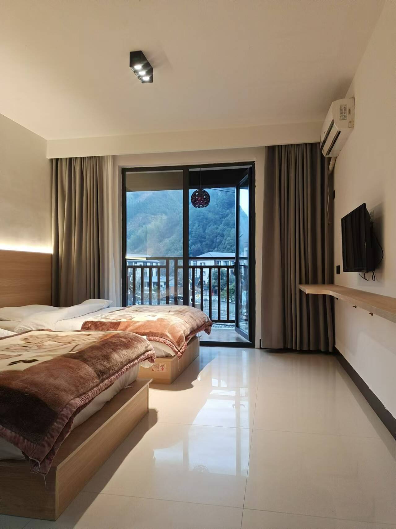 cbafb2b6774b54e41a37979d6d63cf50-sz_781154