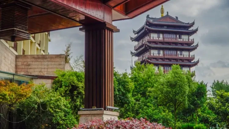 ccb79733d0938b1bbf6e26e7c70266dd-sz_135845