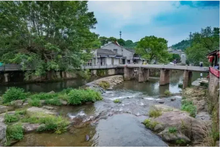 d827ce52e534041953c8657adf0109d6-sz_987283