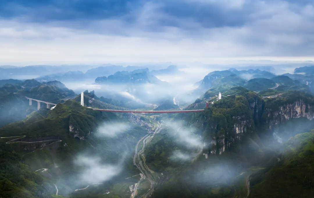 开春特价最后两班啦！二进森林公园『春游张家界|￥1999元起』双飞6日游，天门山+玻璃栈道+森林公园+凤凰古城， 超高性价比的爆款张家界，送给心系山川的你