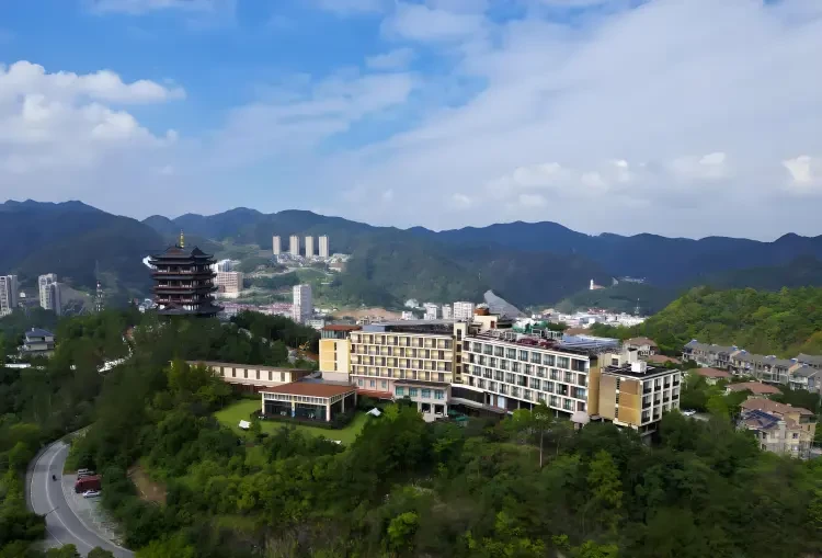 edb0d6cb29cd1428e6513a5a03ac232f-sz_1037899