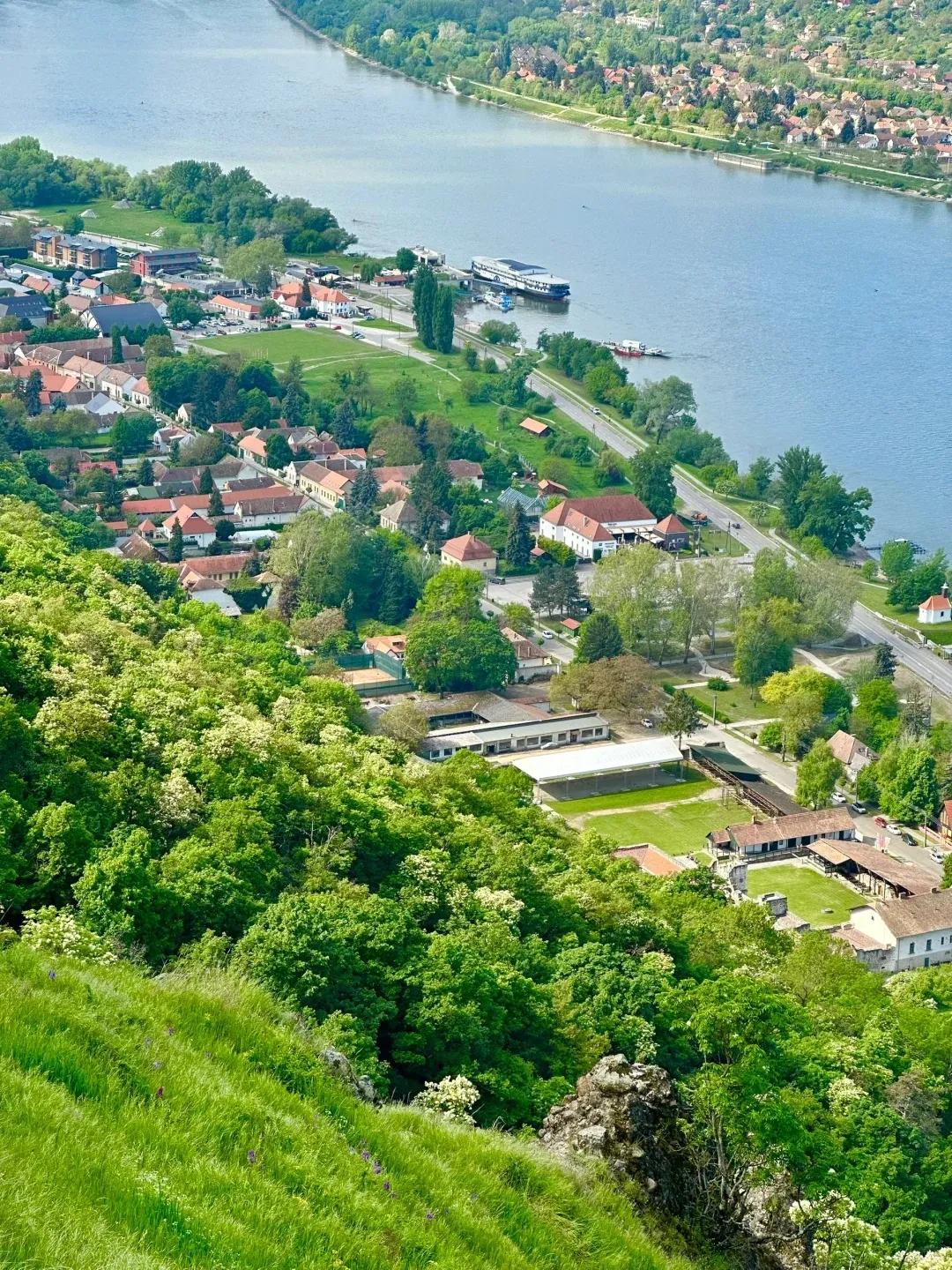 5/3最后3️⃣间降价福利❗️乘多瑙河游轮🚢 漫游东欧四国10晚12天深度游 双直飞 河轮连住5晚+陆地连住 不用每天收拾行李 赠WIFI