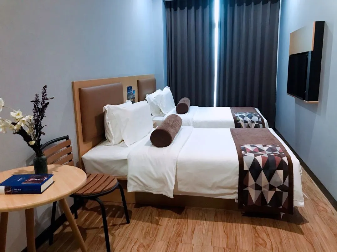 f0f55cfeb66f74245bd1667db1999d49-sz_107020