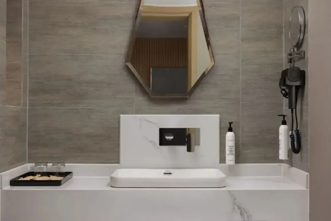 f4717d38325a79675a8f082acaad9fac-sz_52781