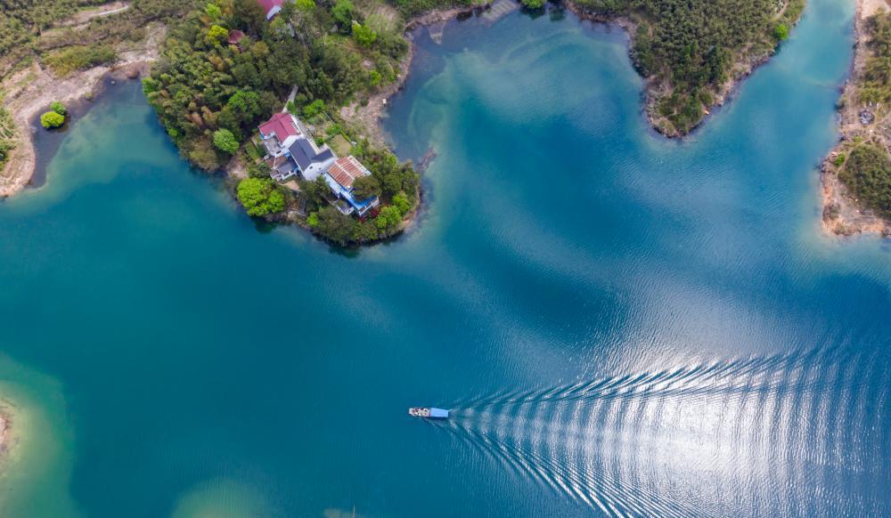 【纯玩：498元❤太平湖❤桃花潭度假❤再送1888元烤鳄鱼宴五日】四晚连住太平湖景区，船游太平湖，桃花潭畔访仙，铜陵永泉，99米大佛祈福，含6正4早，品1888元鳄鱼宴，免费麻将，K歌