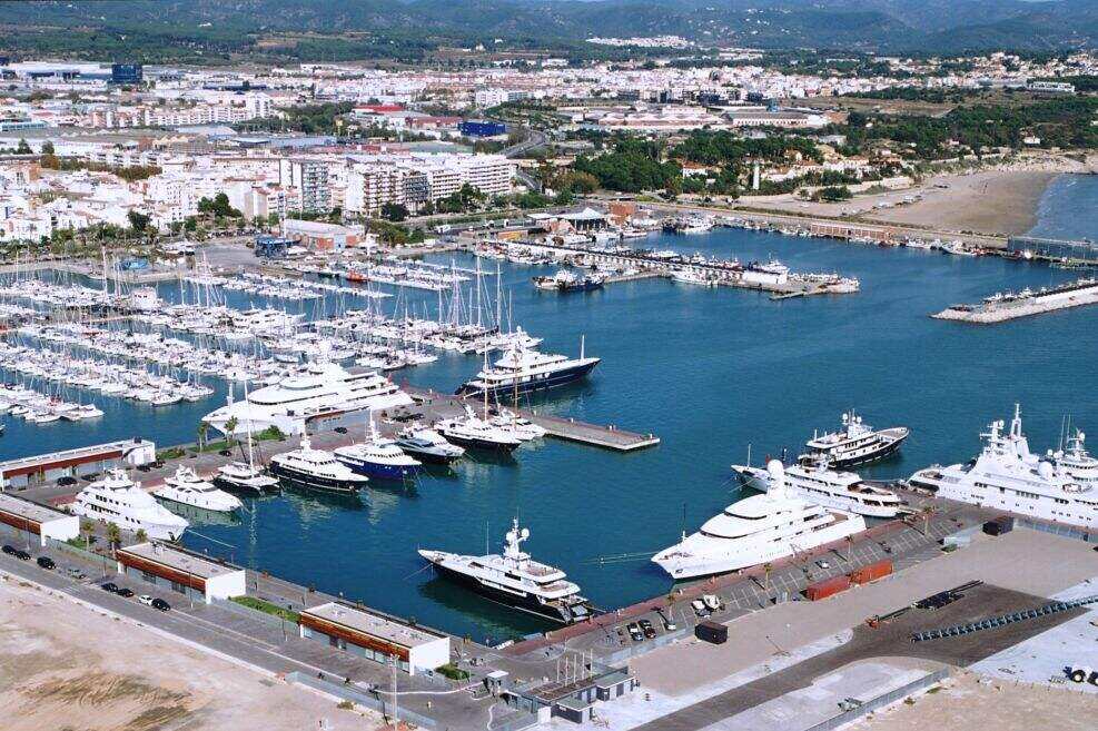 00000000AvUYGIFvJkuUbxBN