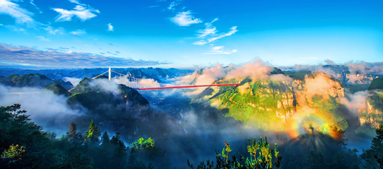 ✈直飞【仙境张家界】张家界国家森林公园、天门山、玻璃栈道、凤凰古城、湘西苗寨、大型民俗歌舞晚会、矮寨大桥