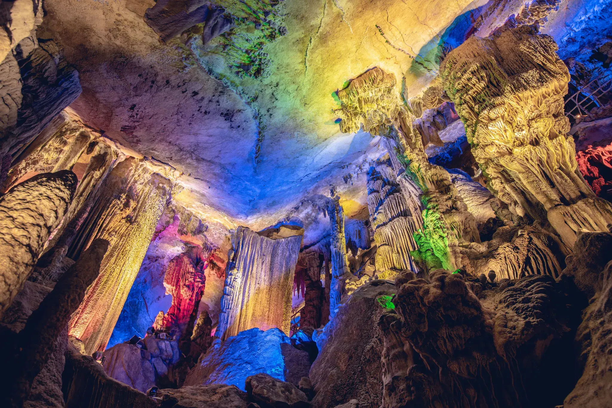 1lo3r12000hudj7r5E3FA_W_2048_1536.jpg_