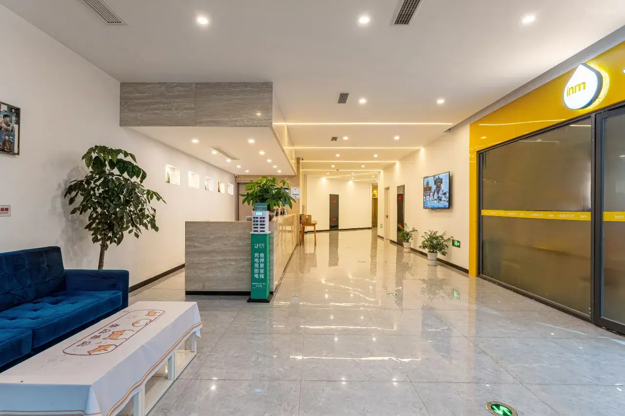 1mc5212000bktqil41709_W_1280_853_R5