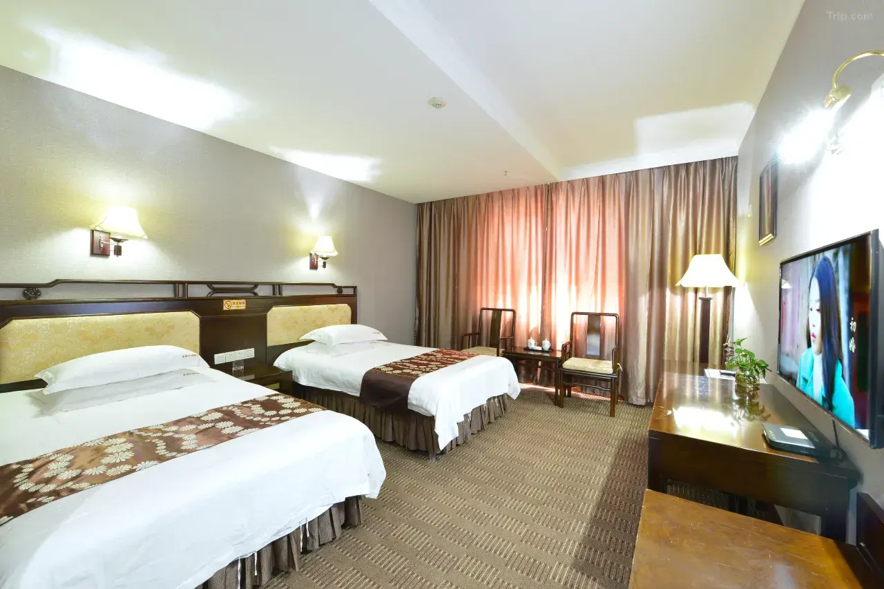 200e15000000xhah572D5_W_1280_853_R5