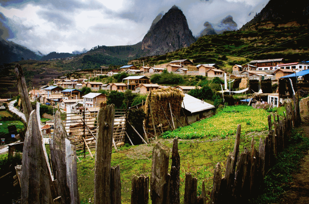 「2+1保姆车❤甘南大环线·双卧10日游」一价全含100%真纯玩0必消0自理，全程携程三钻酒店，餐餐全含12正餐《四个特色餐》，全景甘南精华大牌景点！