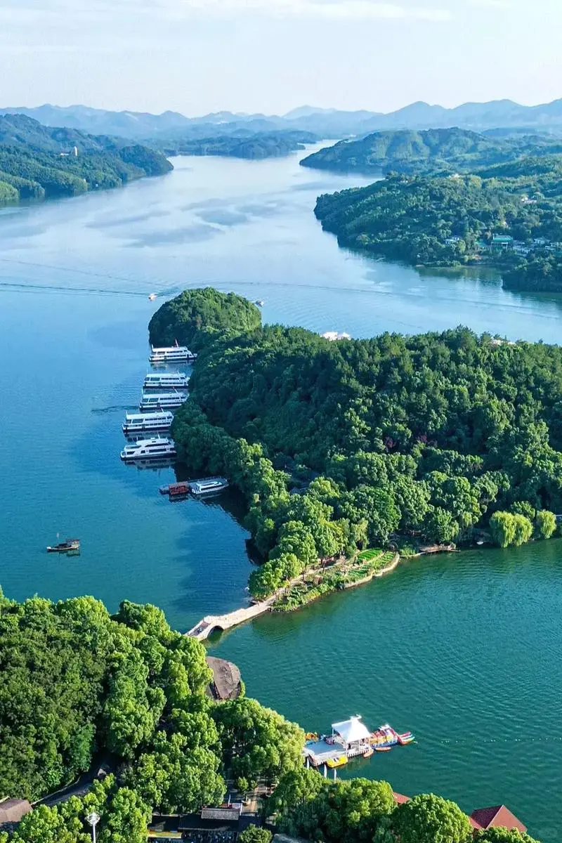 纯玩499宜兴溧阳四日游！住花园酒店～君亭明悦酒店！特色升级毛蟹炒年糕·滋补甲鱼煲·鱼头汤·老鸭煲·跟车游玩当地网红景点！