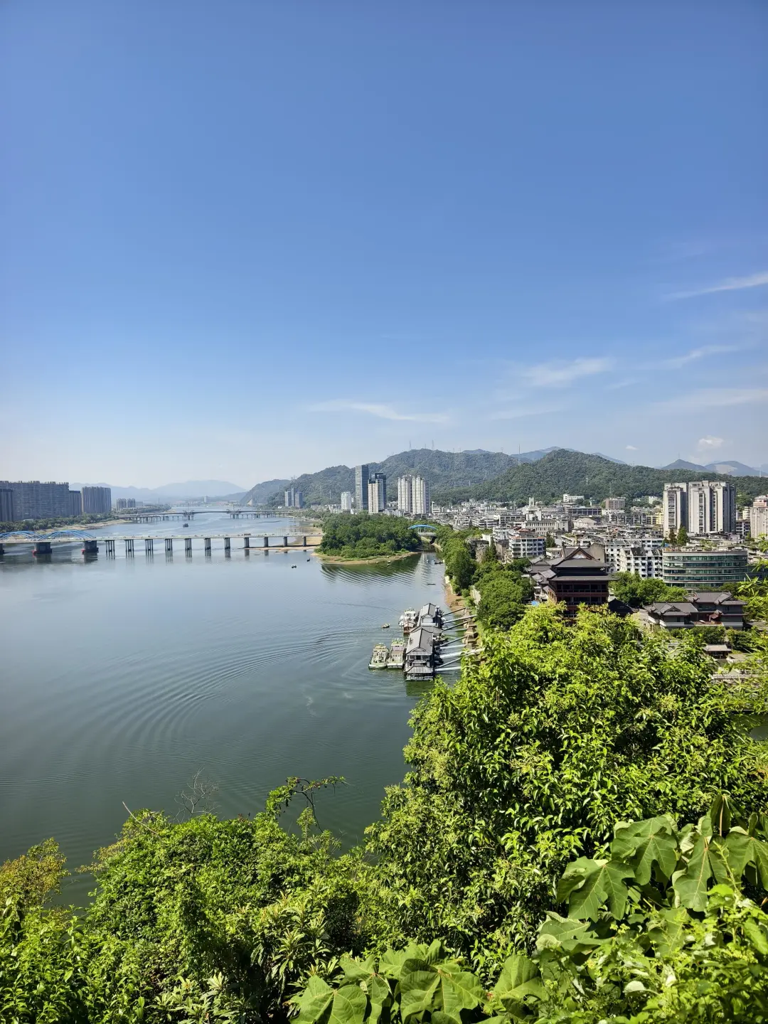 6aac882f09d304f2cc3d85624a21e07e-sz_1764032