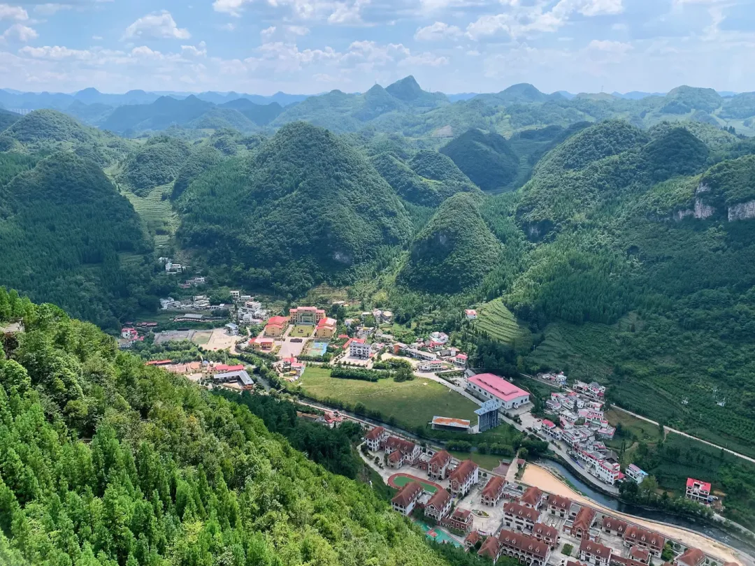 775832834f388c0080326817fb95d812-sz_3227536