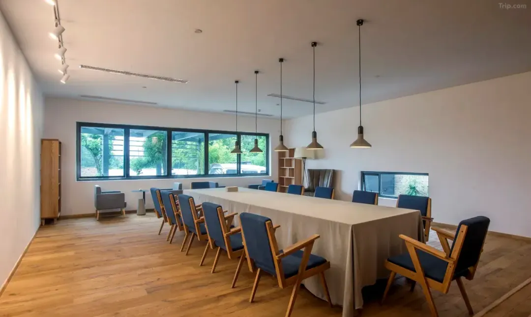 975e31bbff691140f3d62cc5f3c4b3f8-sz_1099706