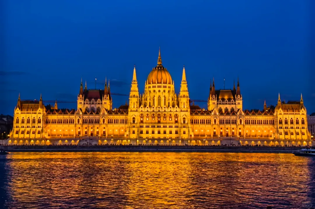 5/3、6/22奥地利+匈牙利+捷克12天 2-6人拼小团 2人起发 定制包车 双直飞 一价全含