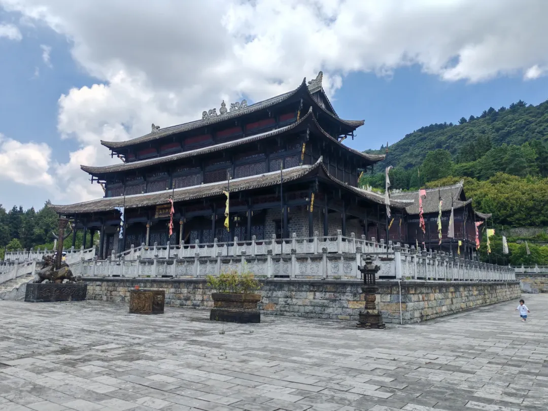 e1bb6700504c77d2e304426d6b3db0ea-sz_2444793