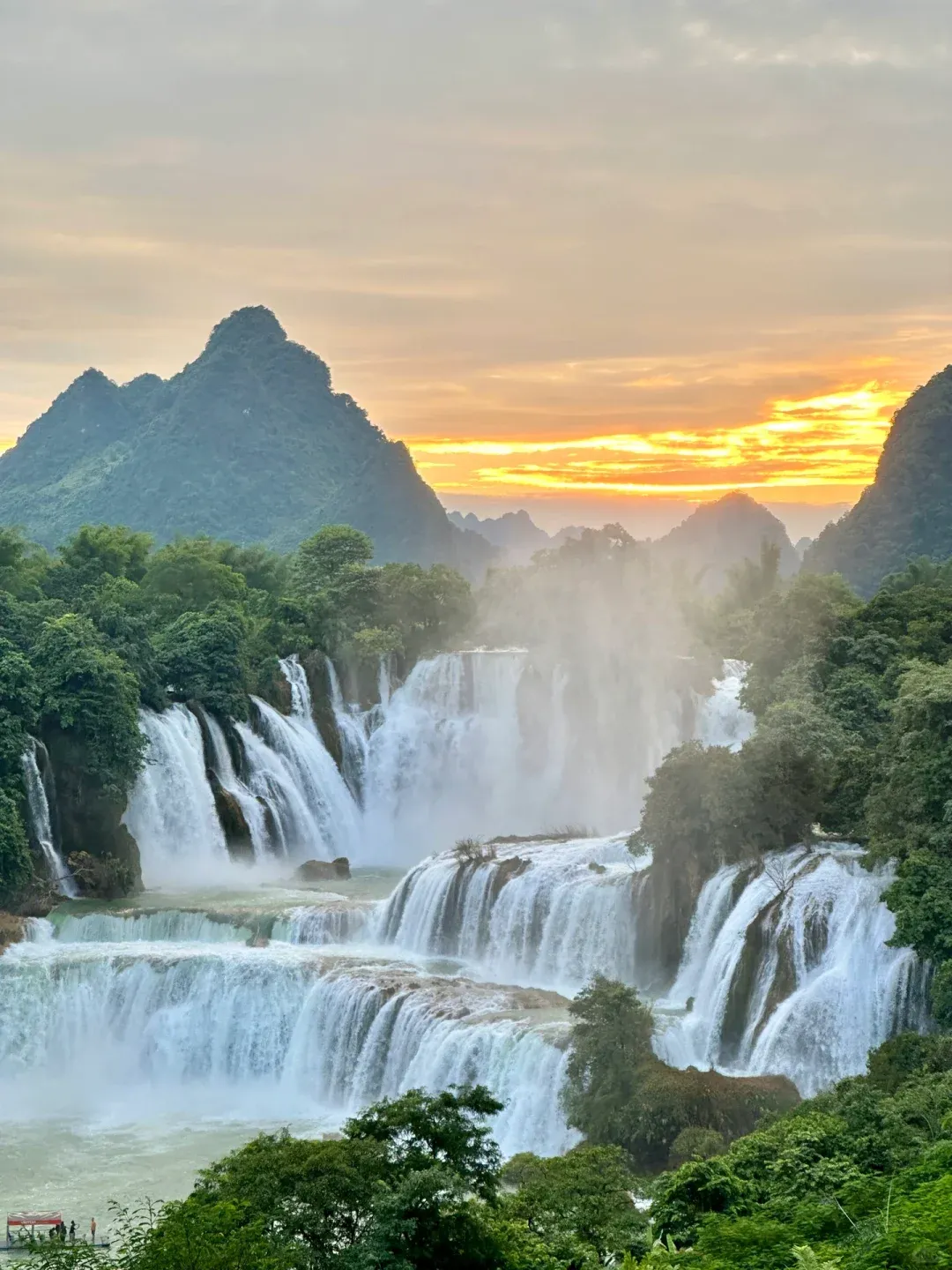 e3c15473731535192a39687b2d40159d-sz_2698384