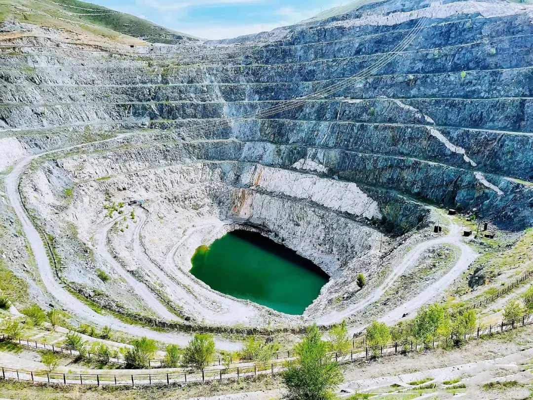 e5b9654969091fed47c141a3711b2235-sz_4316460