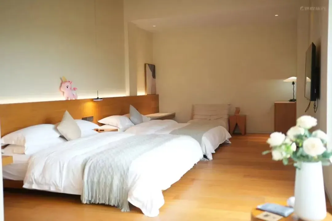 edcb896fcb7a4295a0e86d2c694d9b06-sz_53649