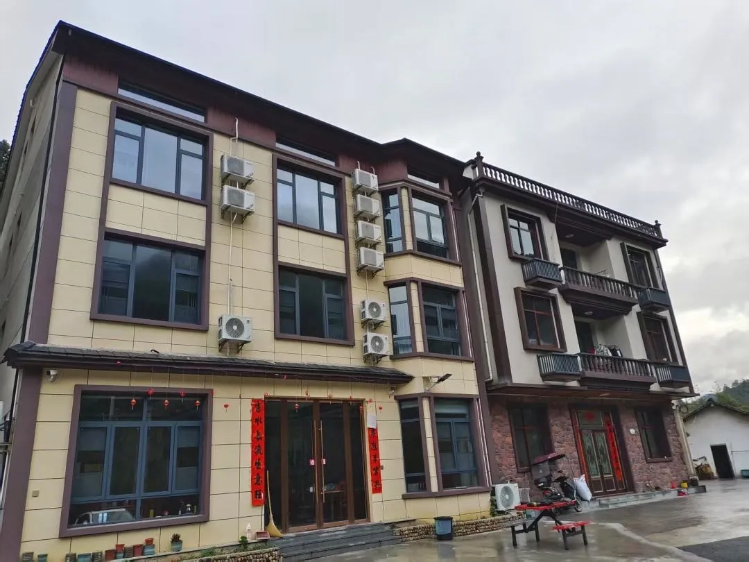 eeae291c8c3facfb2630bf236340043a-sz_179497